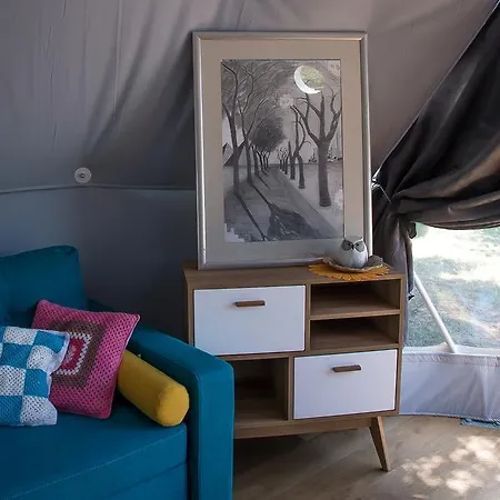 Glamping Podgrodzie ラグジュアリーテント ノベ・バルプノ