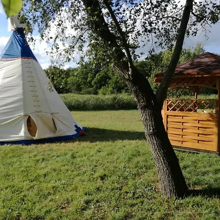 Glamping Podgrodzie 豪华帐篷